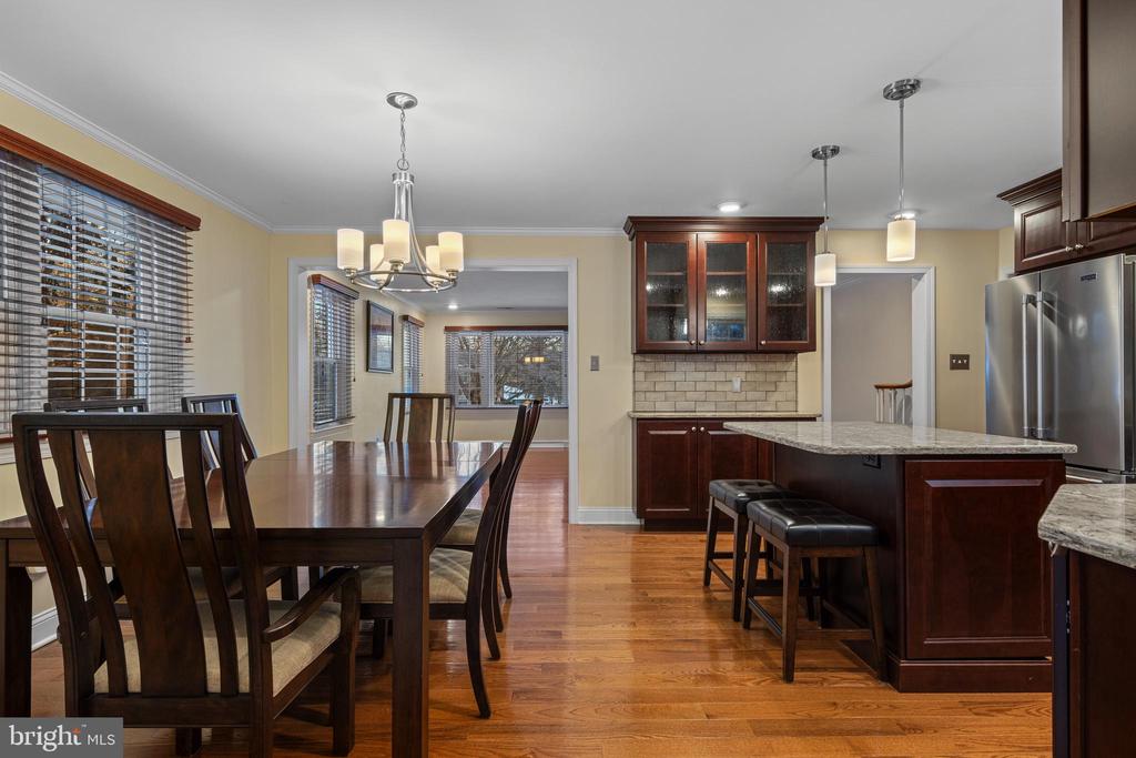 302 GOVERNORS DRIVE