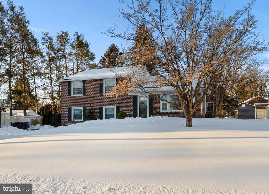 302 GOVERNORS DRIVE