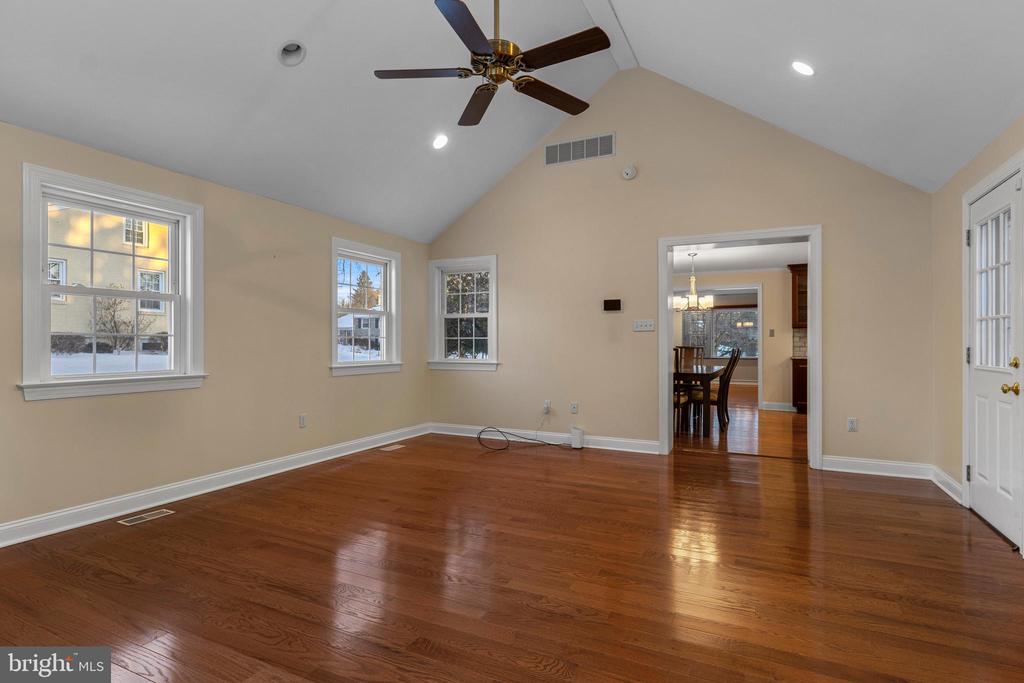 302 GOVERNORS DRIVE