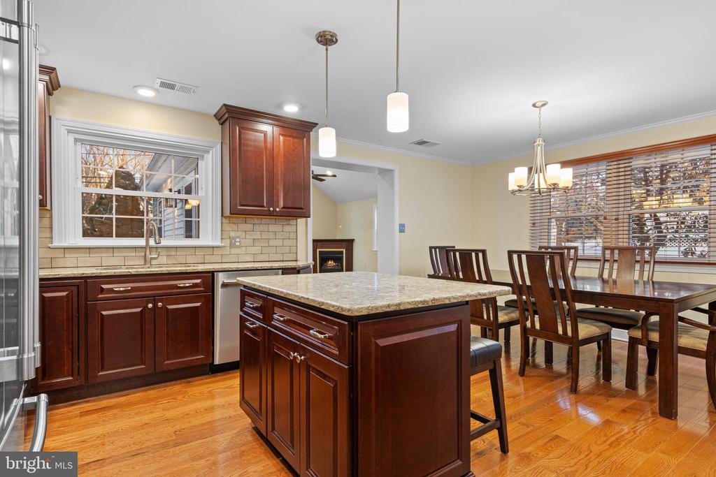 302 GOVERNORS DRIVE