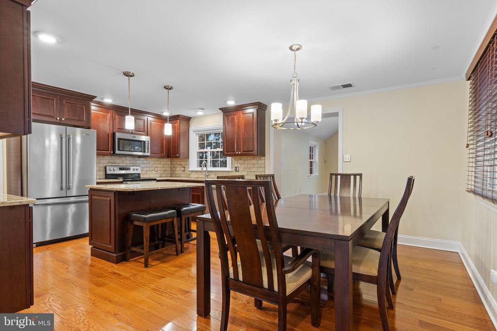 302 GOVERNORS DRIVE
