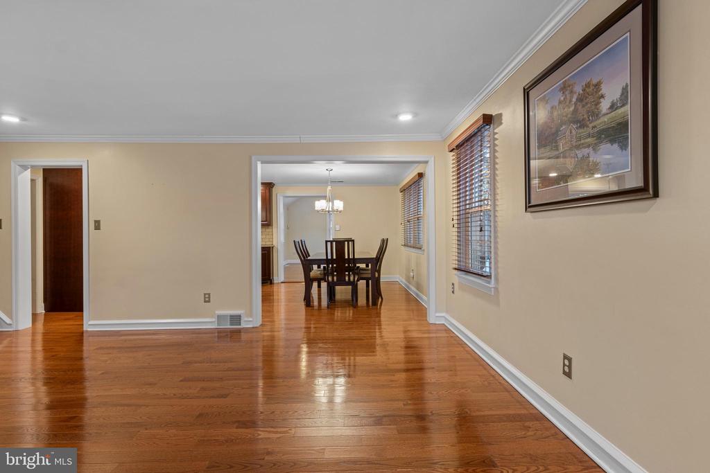 302 GOVERNORS DRIVE