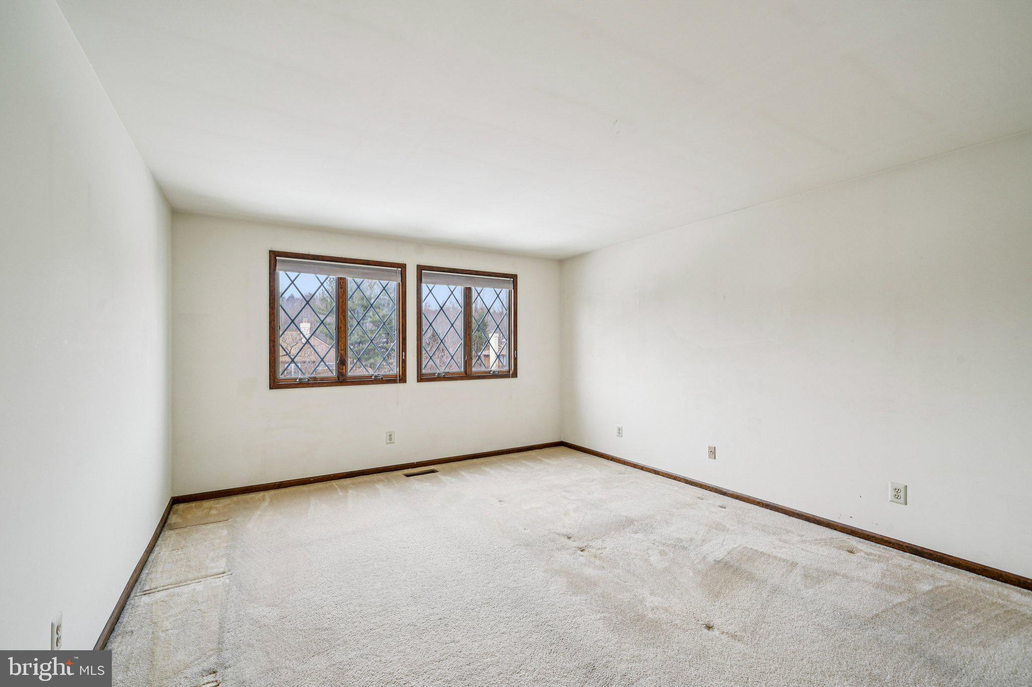 806 NORTHWINDS DRIVE