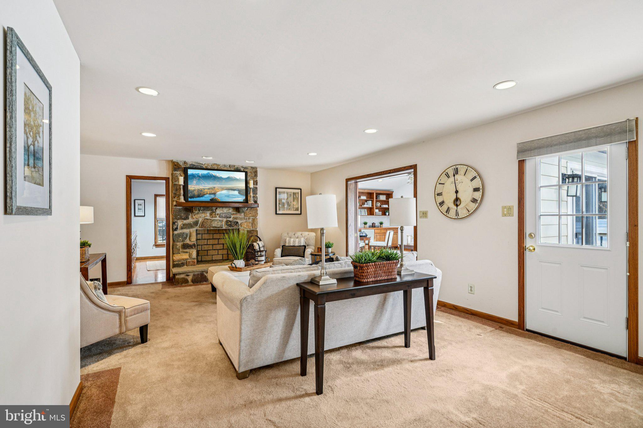 806 NORTHWINDS DRIVE