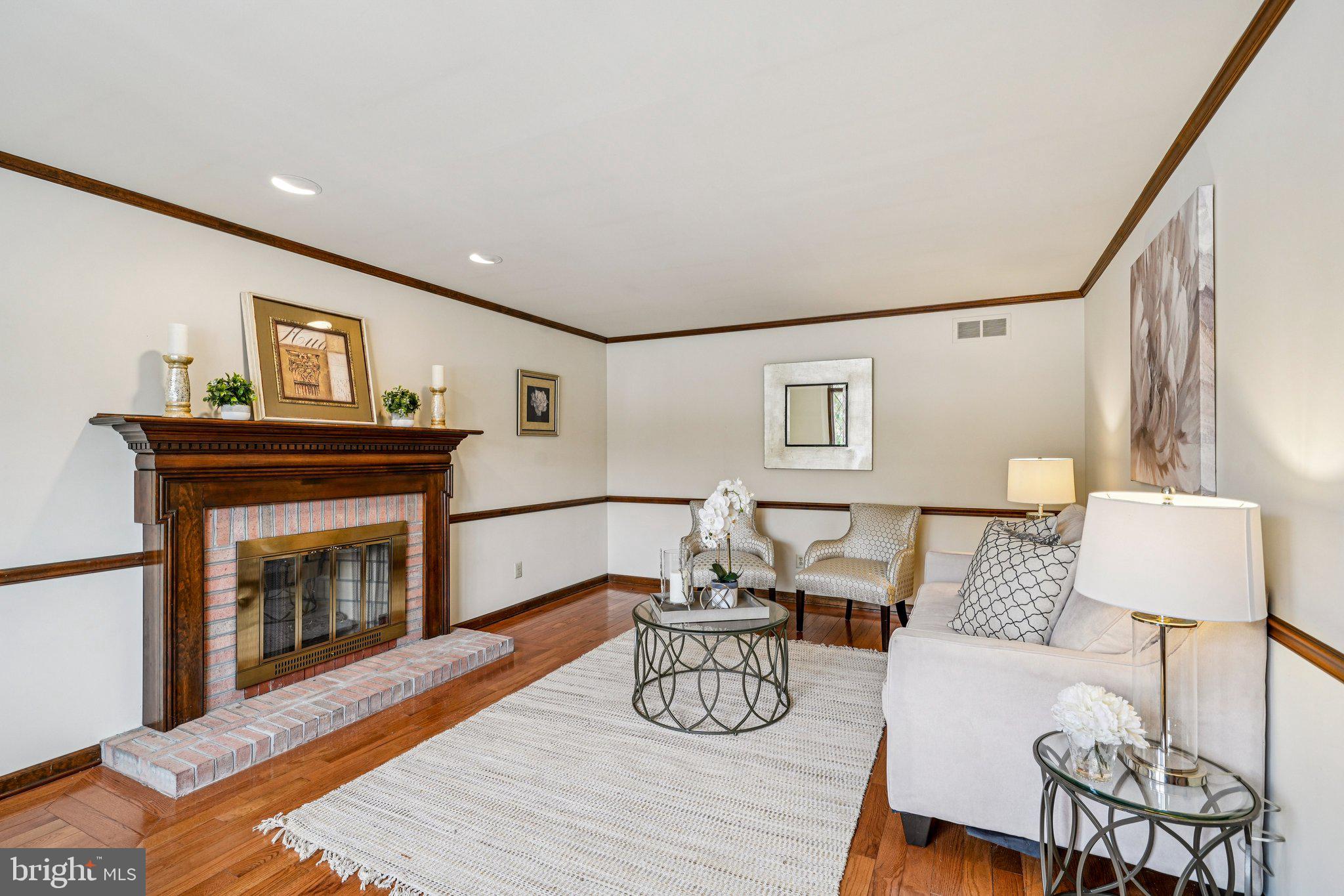 806 NORTHWINDS DRIVE