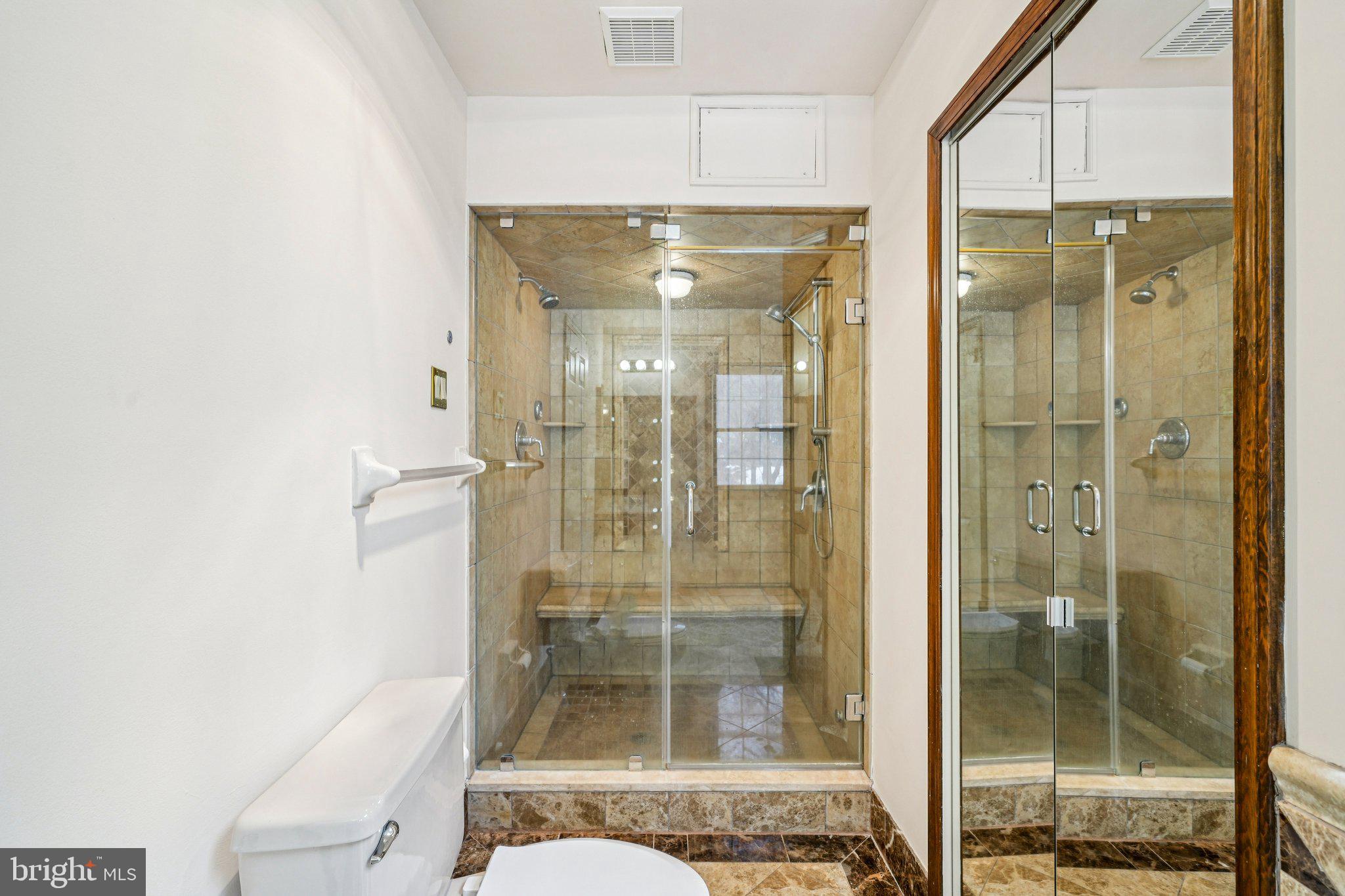 806 NORTHWINDS DRIVE