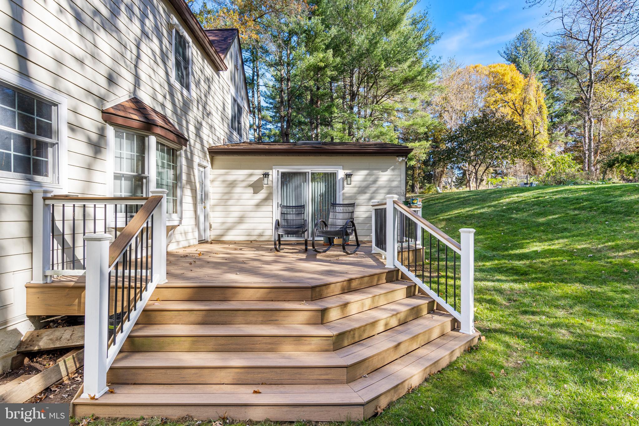 806 NORTHWINDS DRIVE