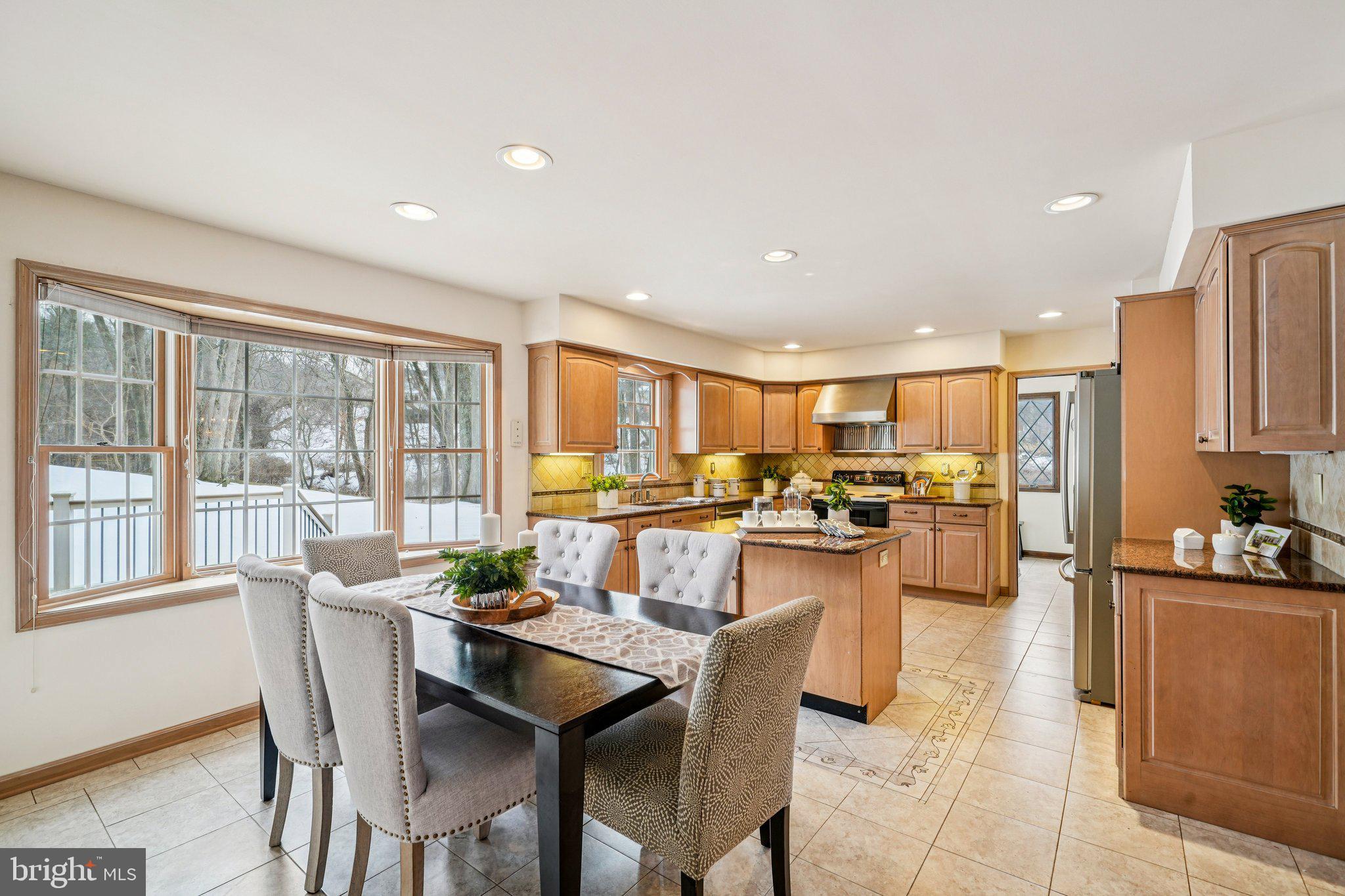 806 NORTHWINDS DRIVE