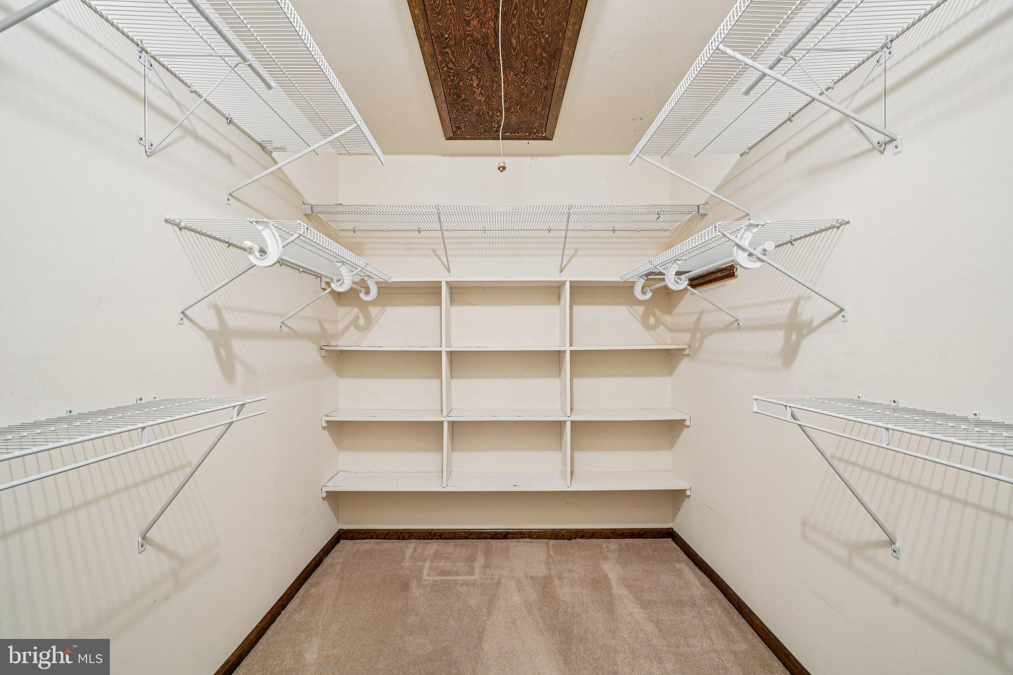 806 NORTHWINDS DRIVE