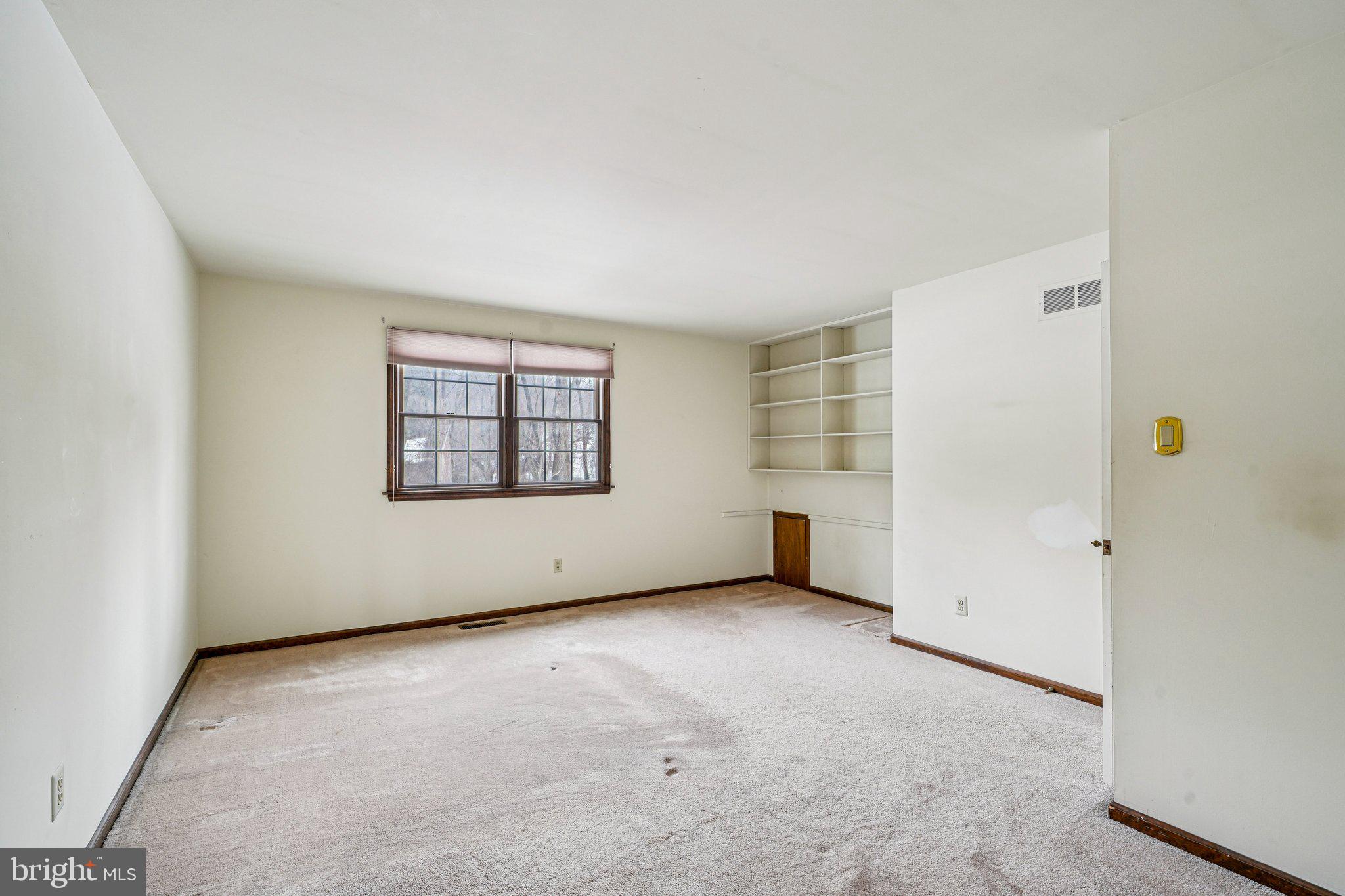 806 NORTHWINDS DRIVE