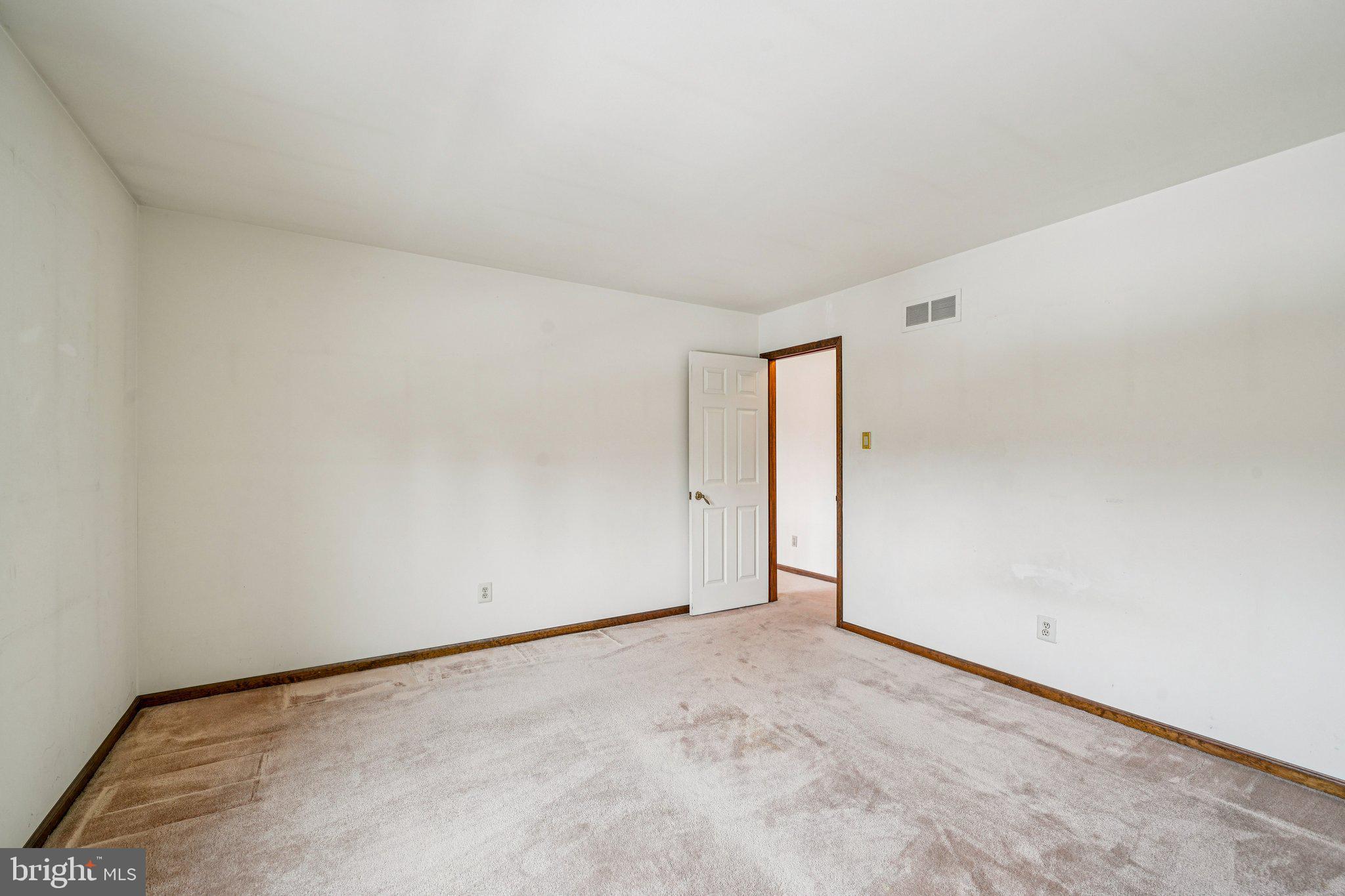 806 NORTHWINDS DRIVE