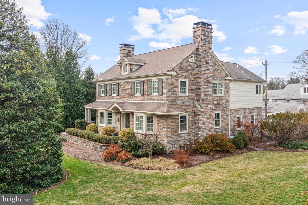 8 CEDARBROOK ROAD