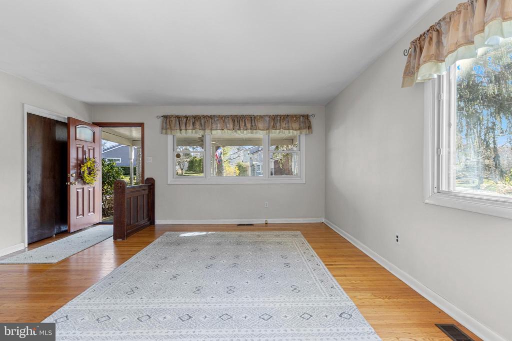 830 LEWIS LANE