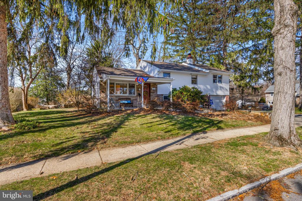 830 LEWIS LANE
