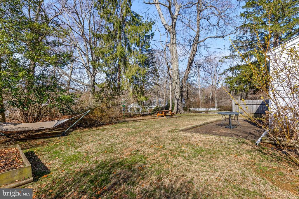830 LEWIS LANE