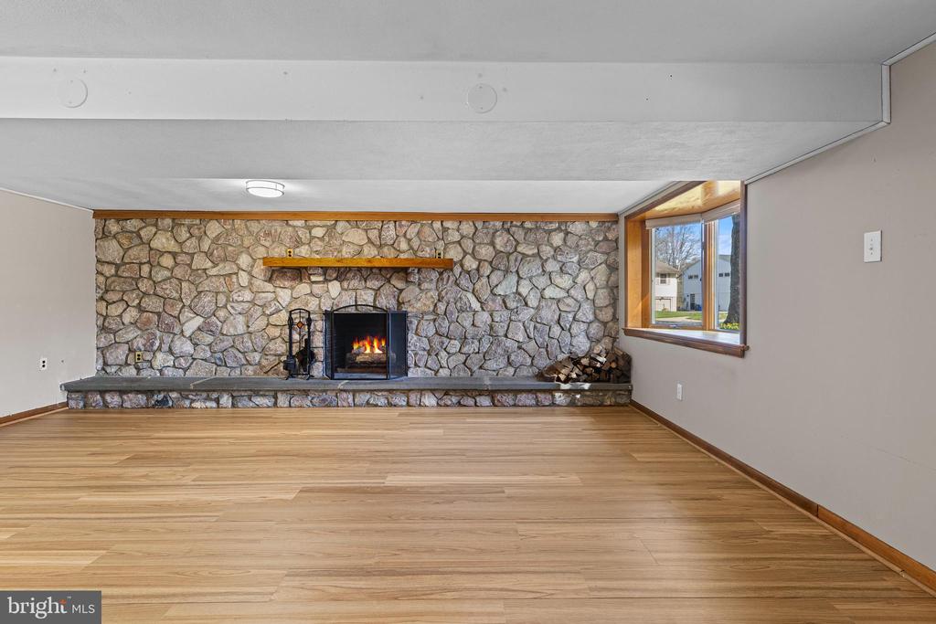 830 LEWIS LANE
