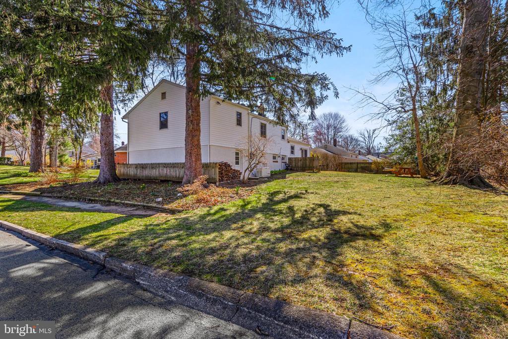 830 LEWIS LANE