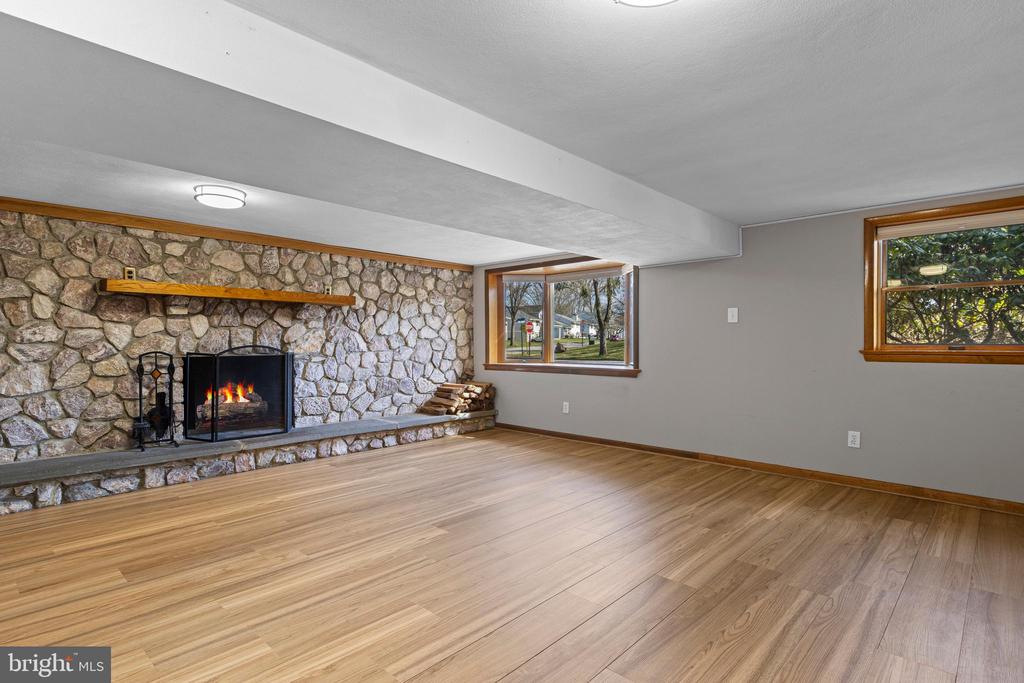 830 LEWIS LANE