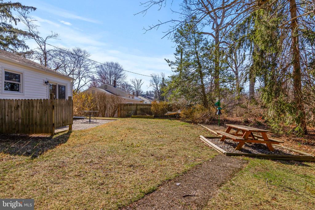 830 LEWIS LANE