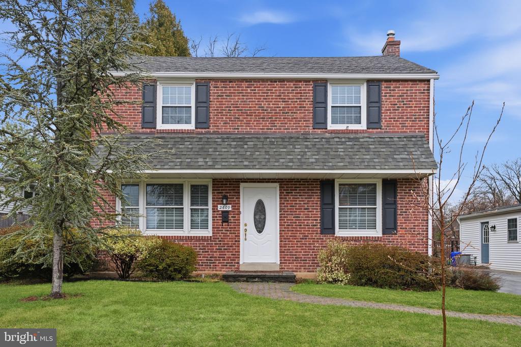2609 ASHWOOD DRIVE