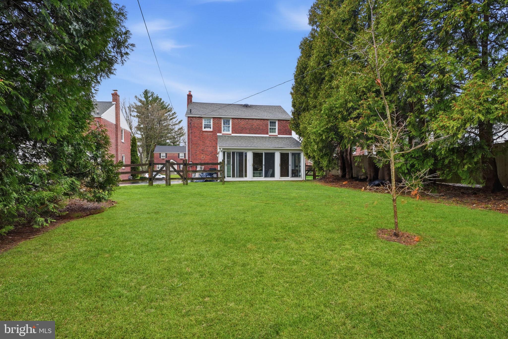 2609 ASHWOOD DRIVE