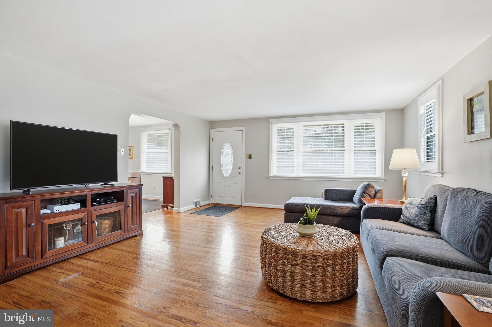 2609 ASHWOOD DRIVE