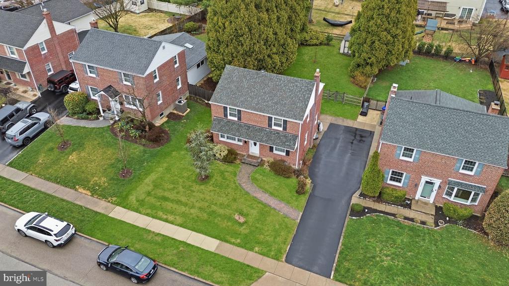 2609 ASHWOOD DRIVE