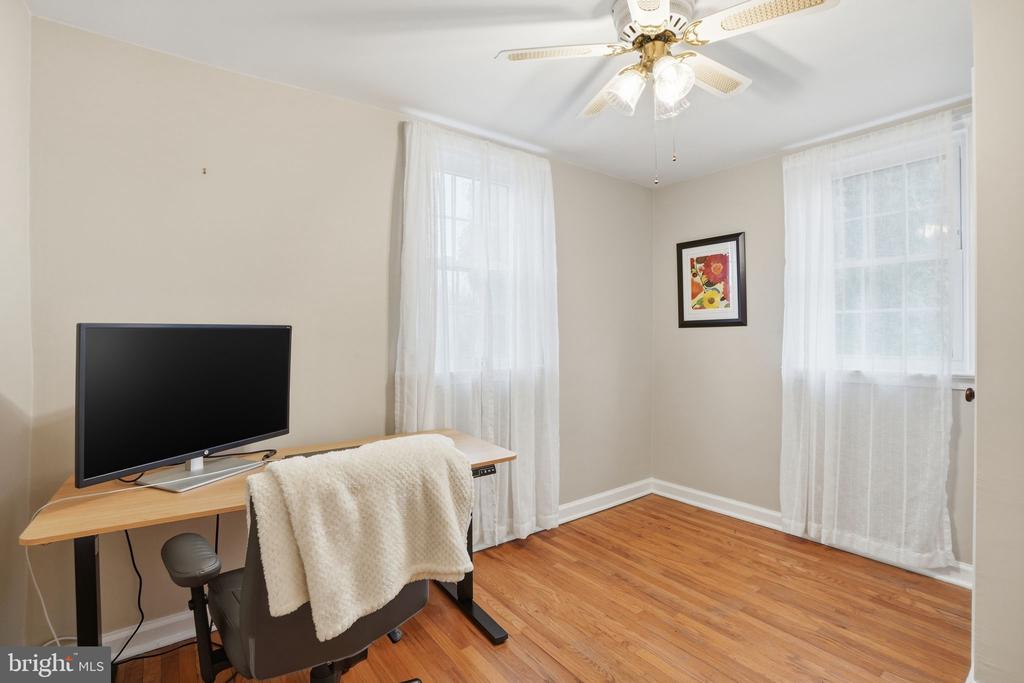 2609 ASHWOOD DRIVE