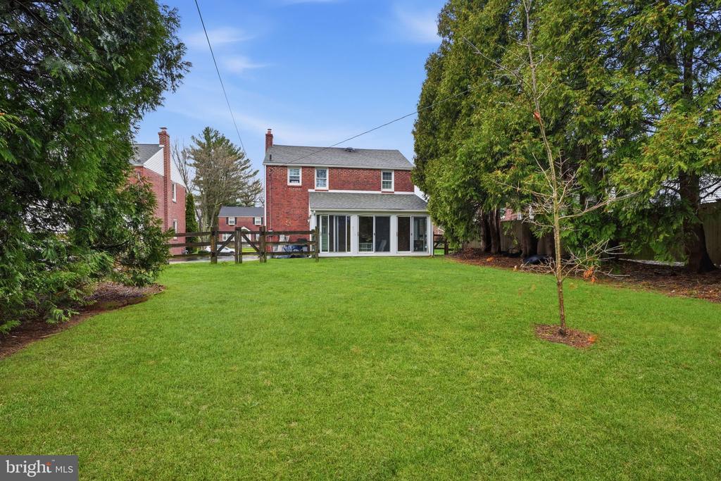 2609 ASHWOOD DRIVE