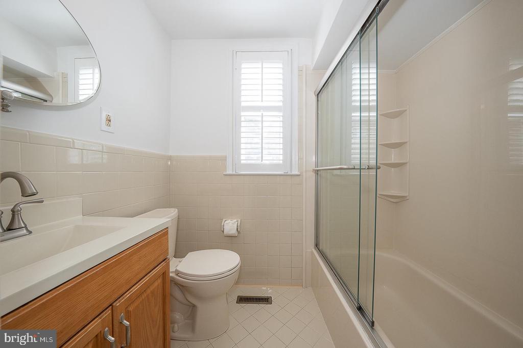 500 E LANCASTER AVENUE Unit: 111A