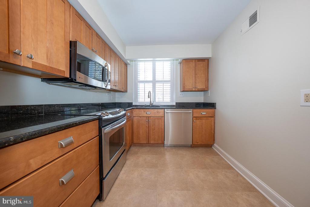 500 E LANCASTER AVENUE Unit: 111A