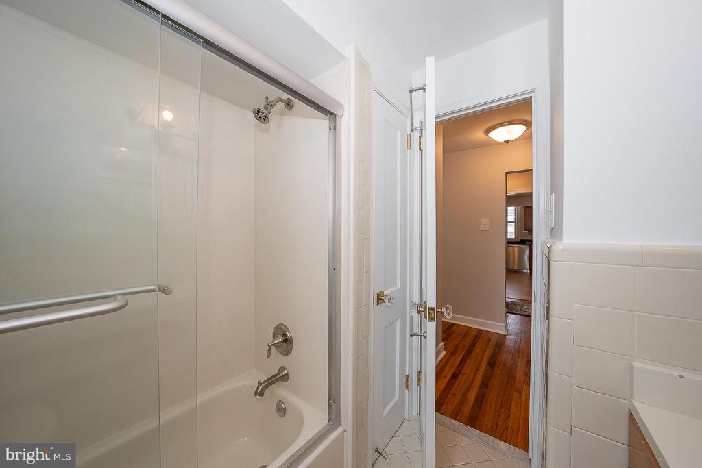 500 E LANCASTER AVENUE Unit: 111A