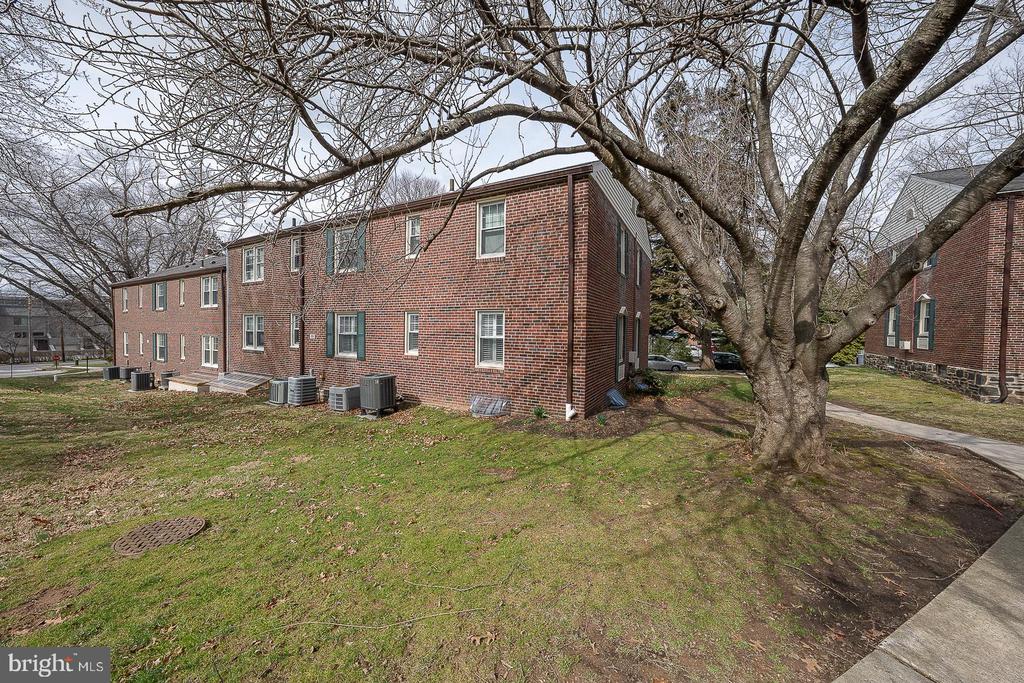 500 E LANCASTER AVENUE Unit: 111A