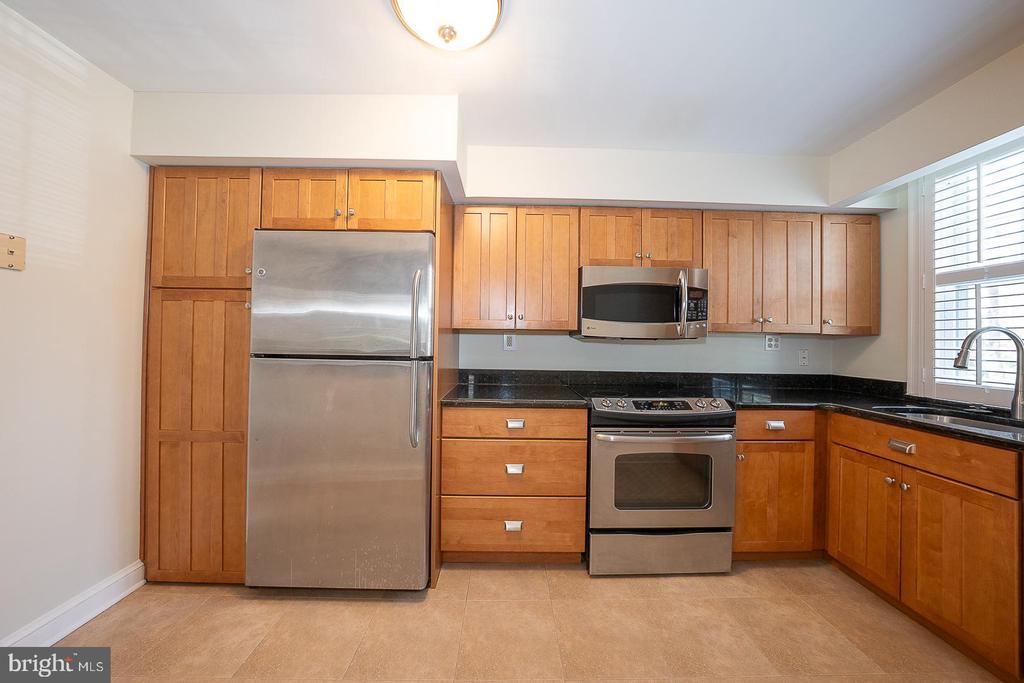 500 E LANCASTER AVENUE Unit: 111A