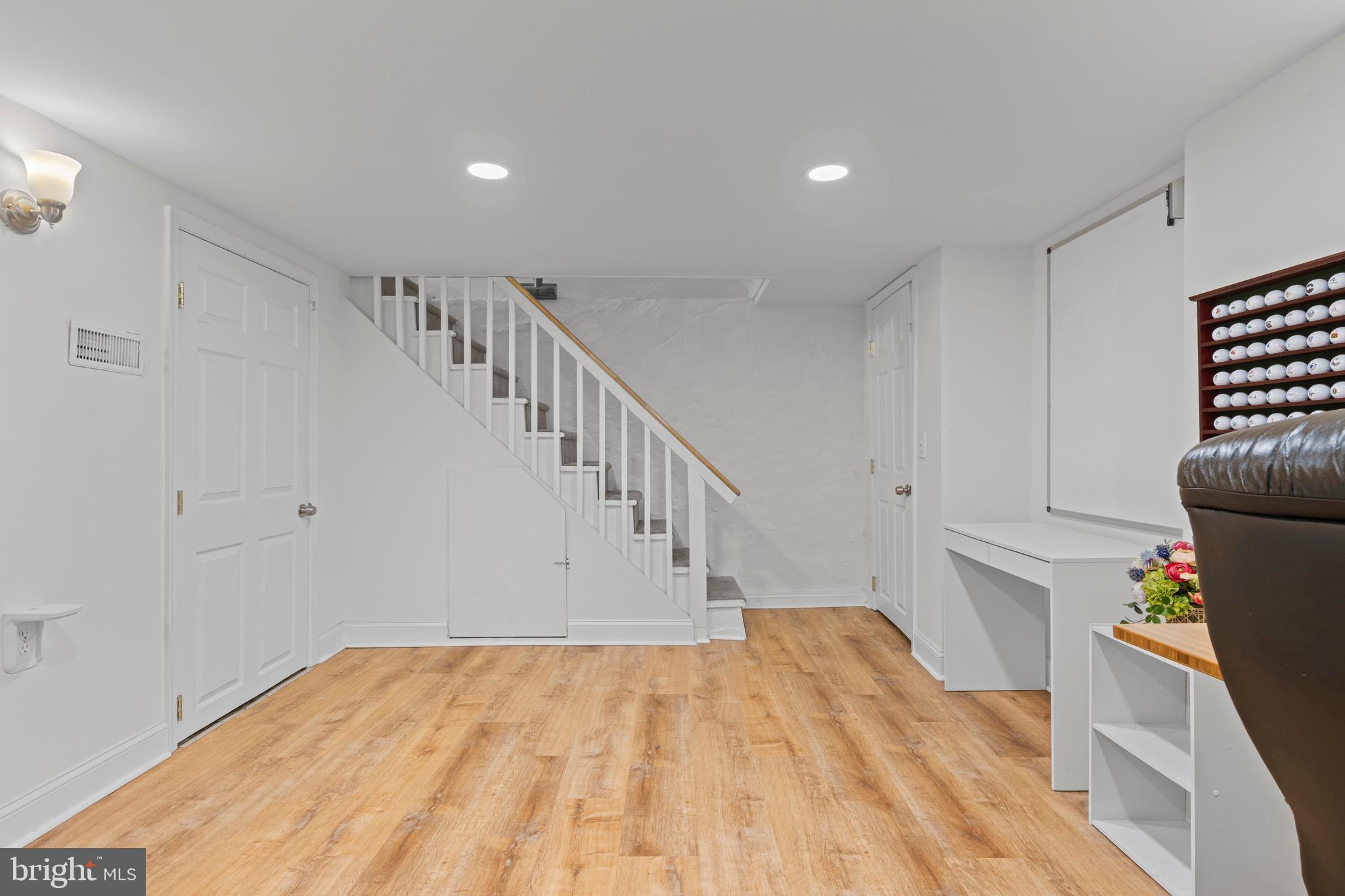 526 E BEECH TREE LANE