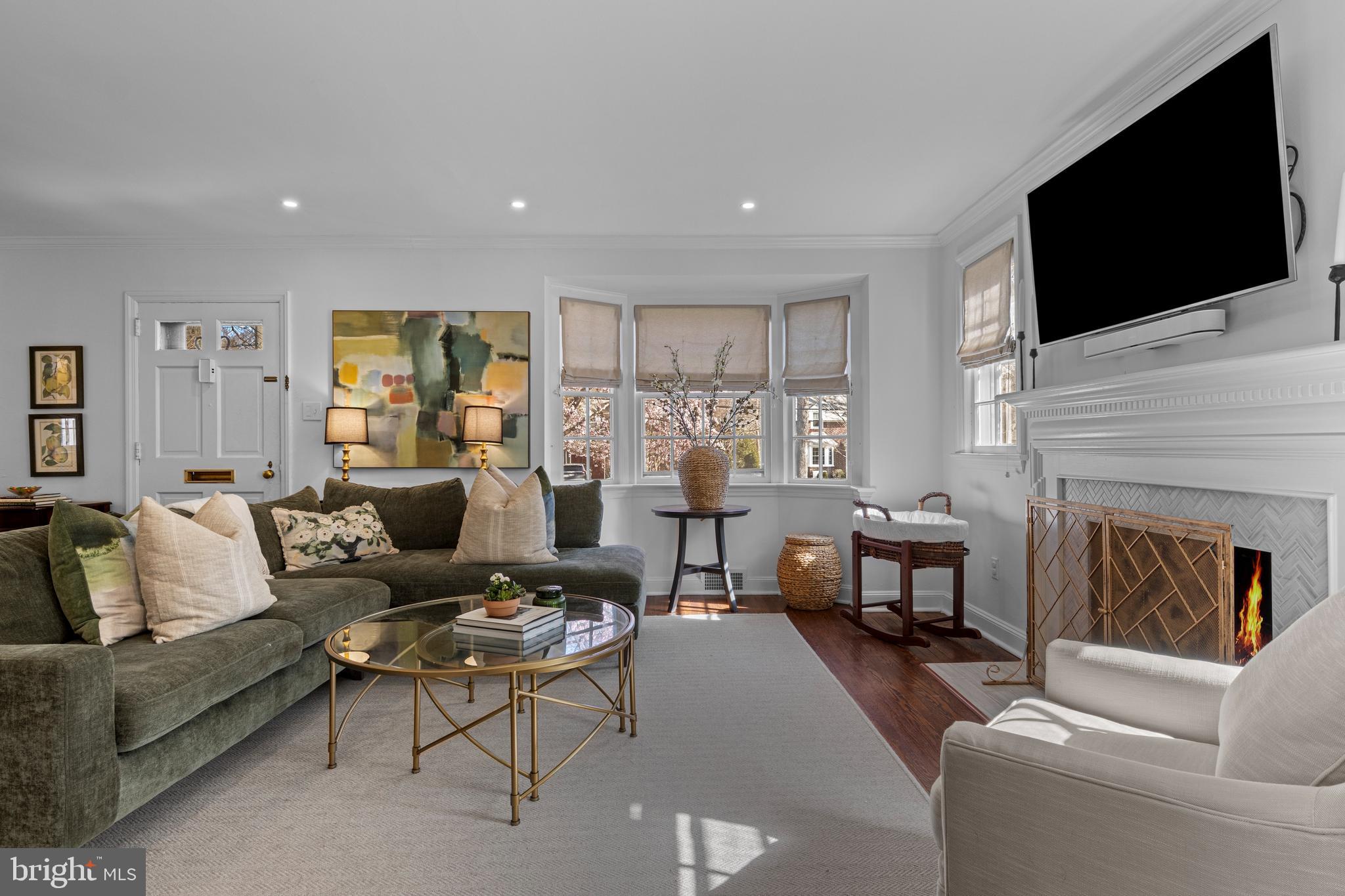 526 E BEECH TREE LANE