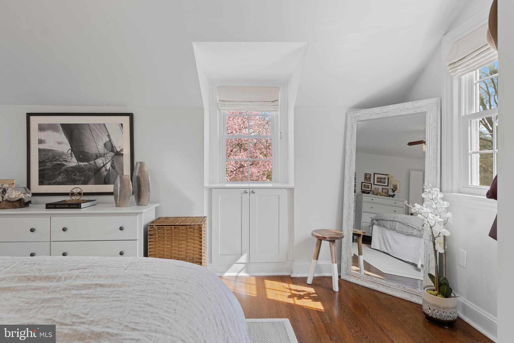 526 E BEECH TREE LANE