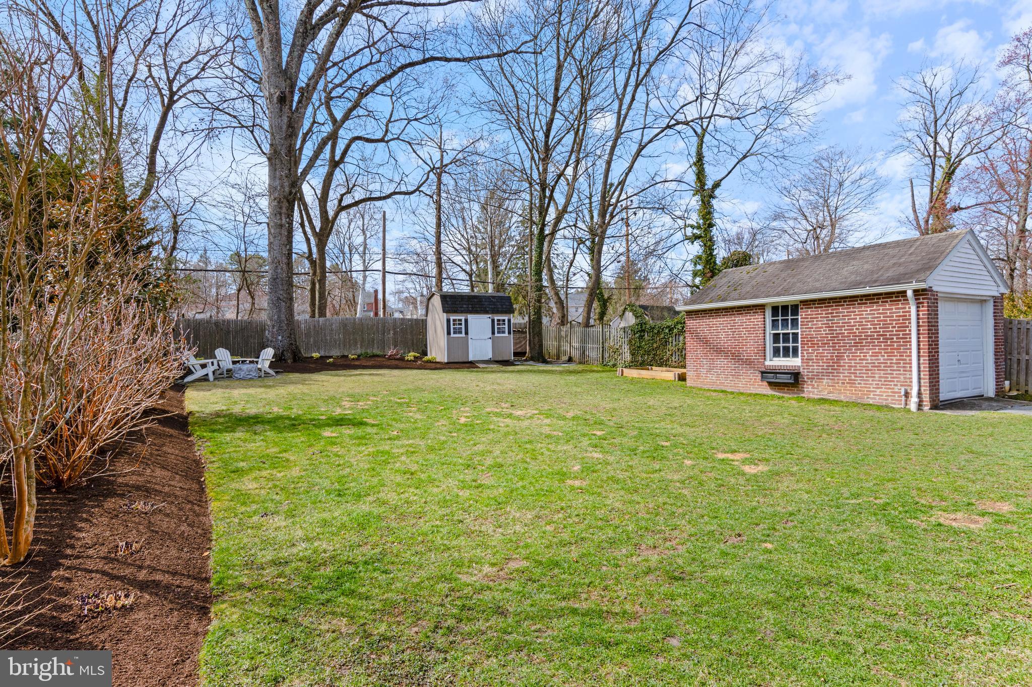 526 E BEECH TREE LANE