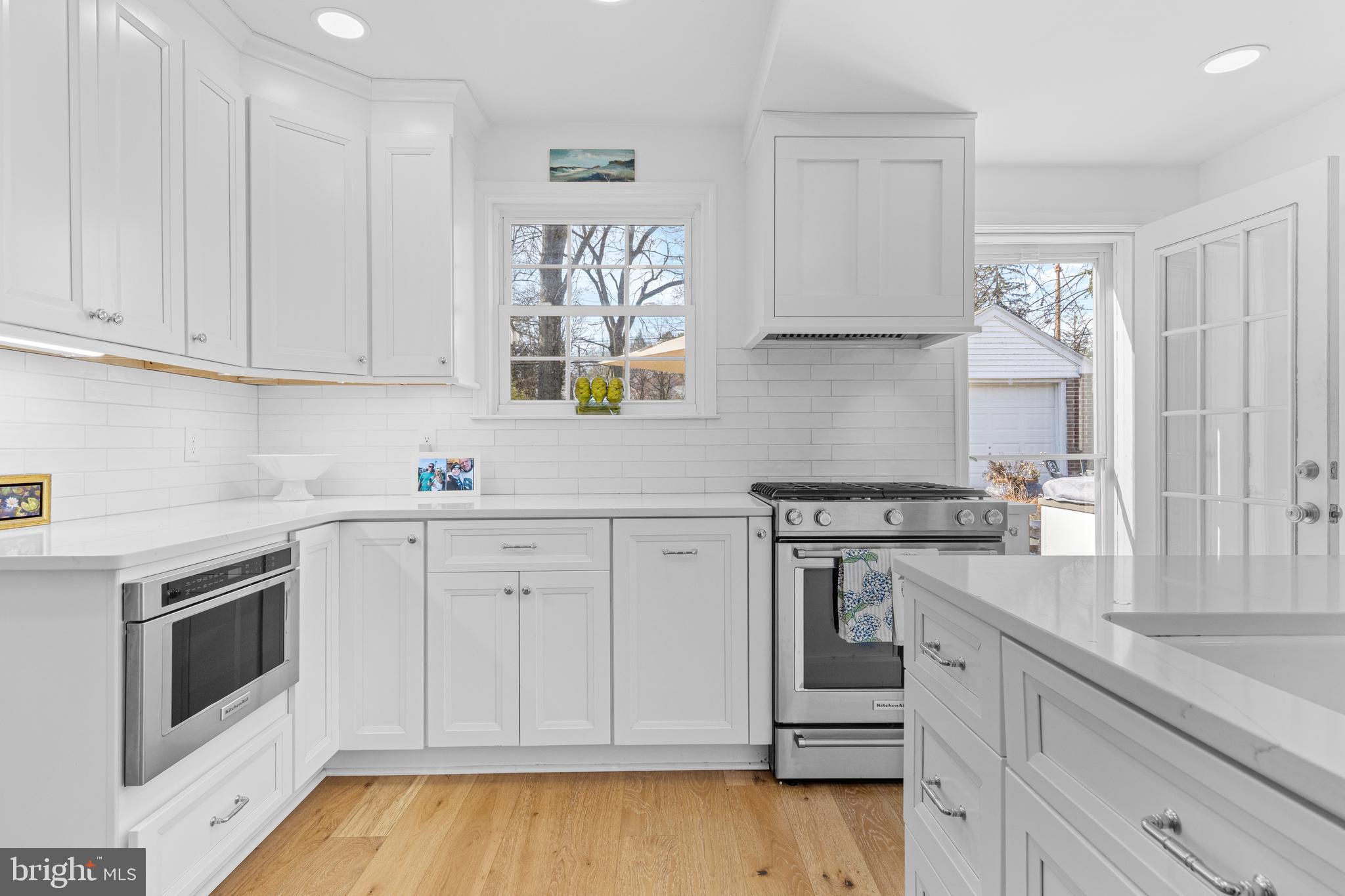 526 E BEECH TREE LANE