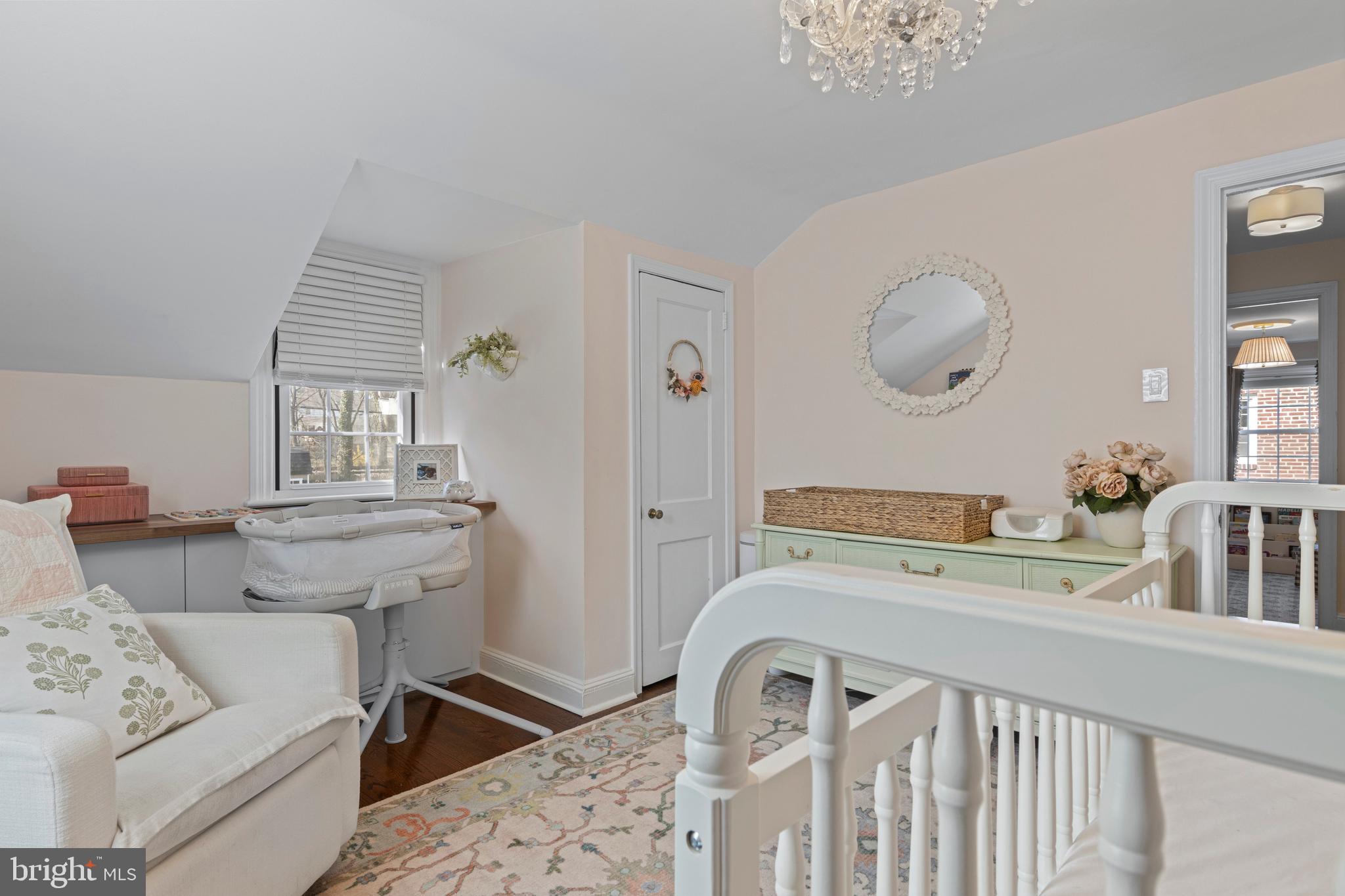 526 E BEECH TREE LANE