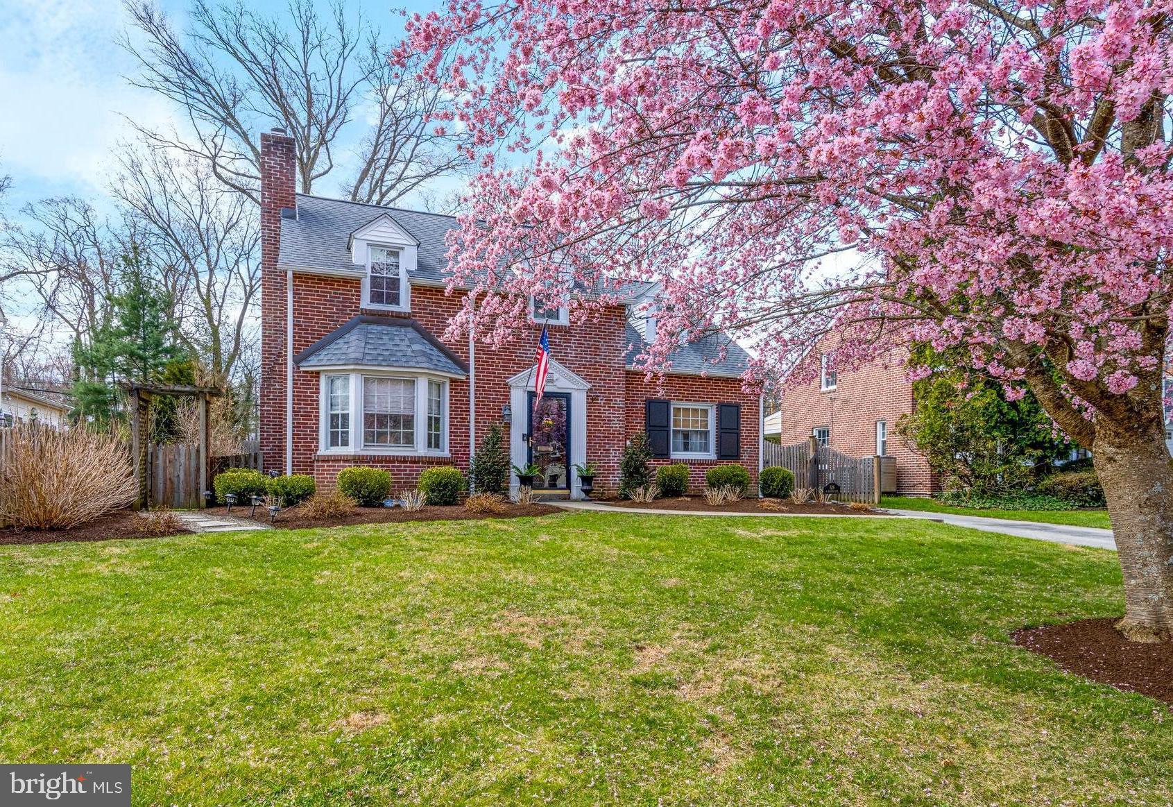 526 E BEECH TREE LANE