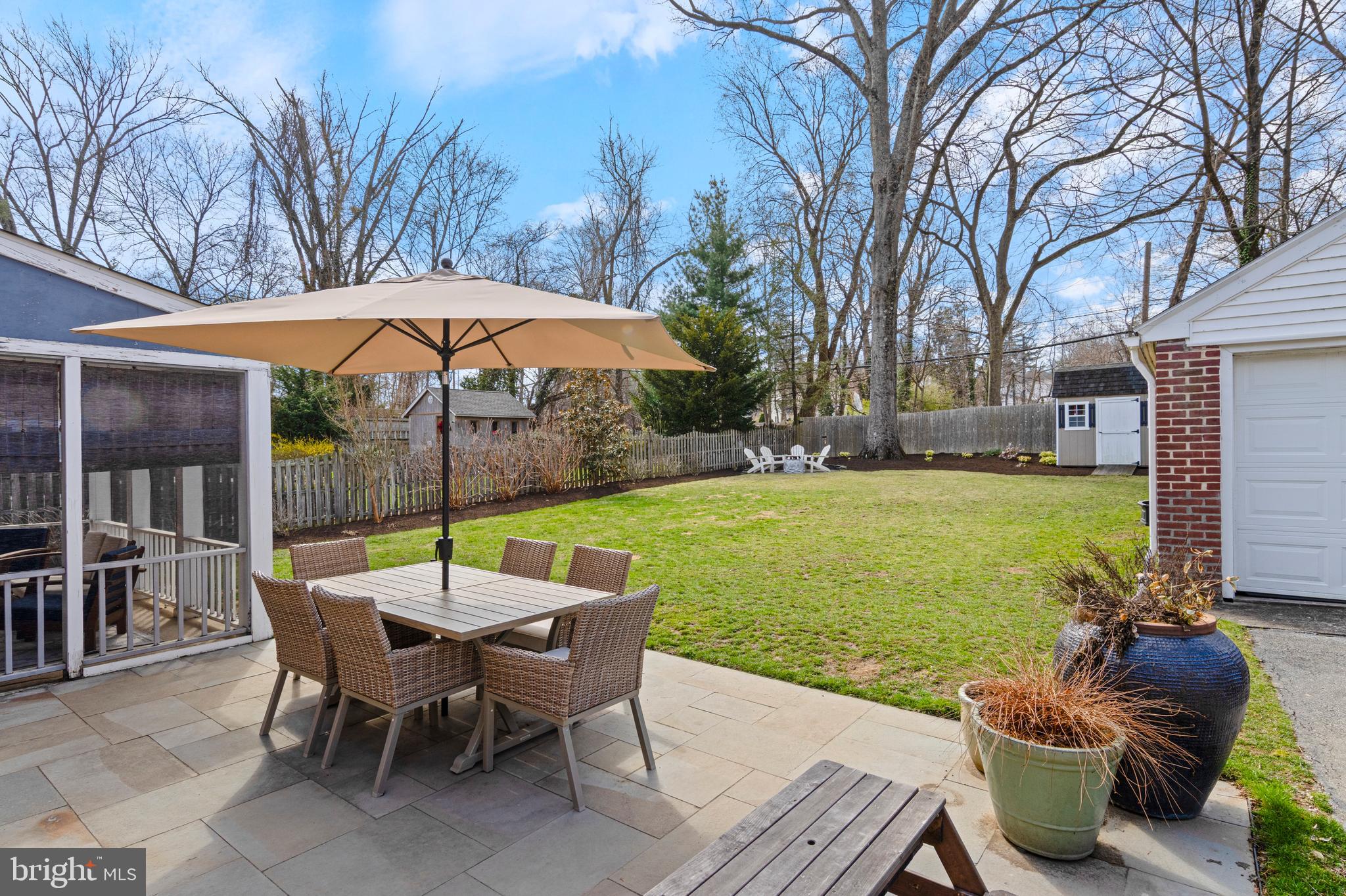 526 E BEECH TREE LANE