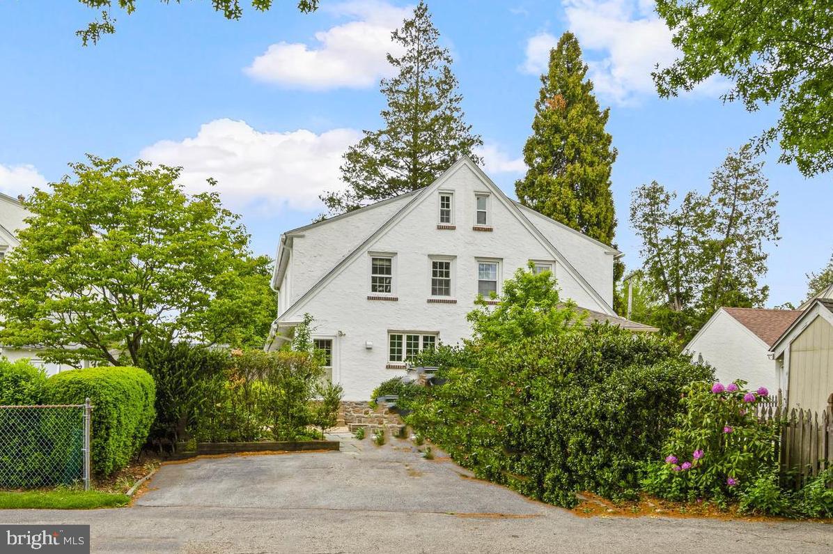 239 LOWRYS LANE