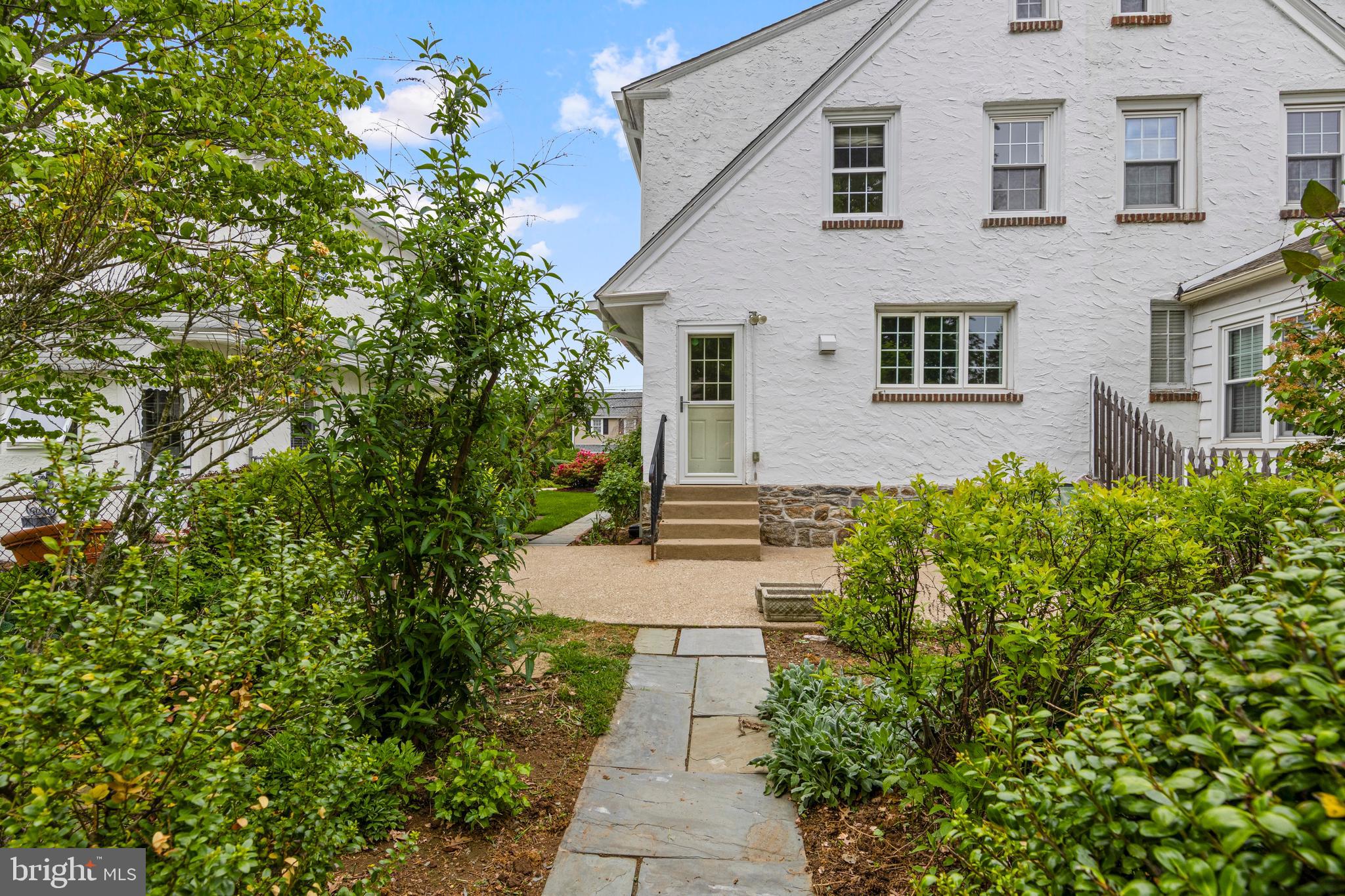 239 LOWRYS LANE