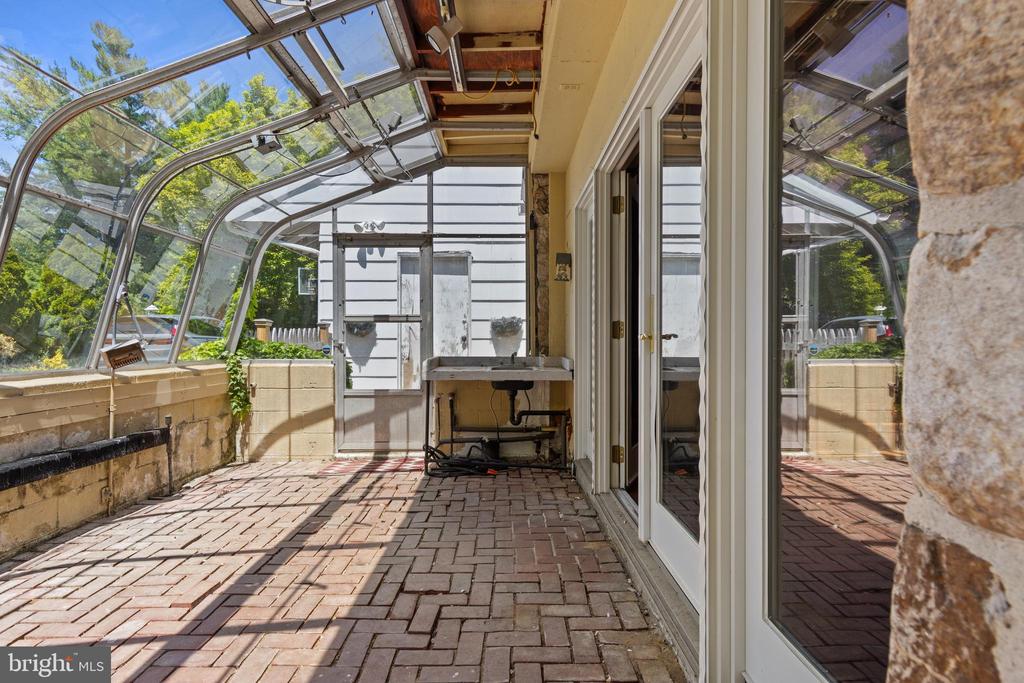103 BROWNING LANE
