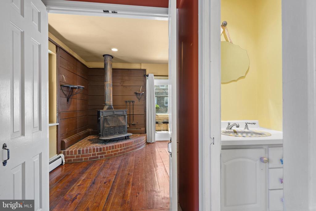 103 BROWNING LANE
