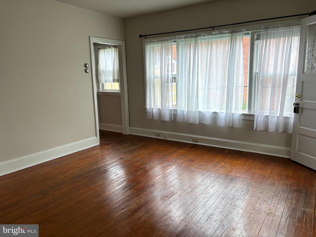 132 PLANT AVENUE