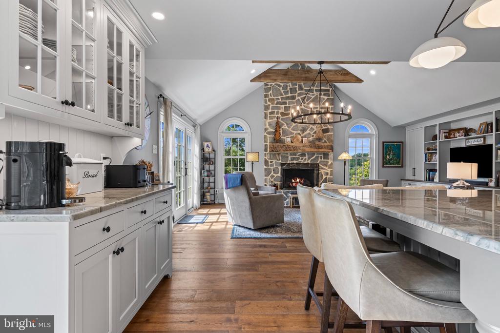 608 LINDSAY CIRCLE