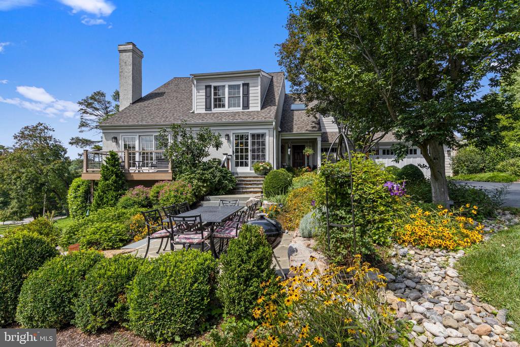 608 LINDSAY CIRCLE
