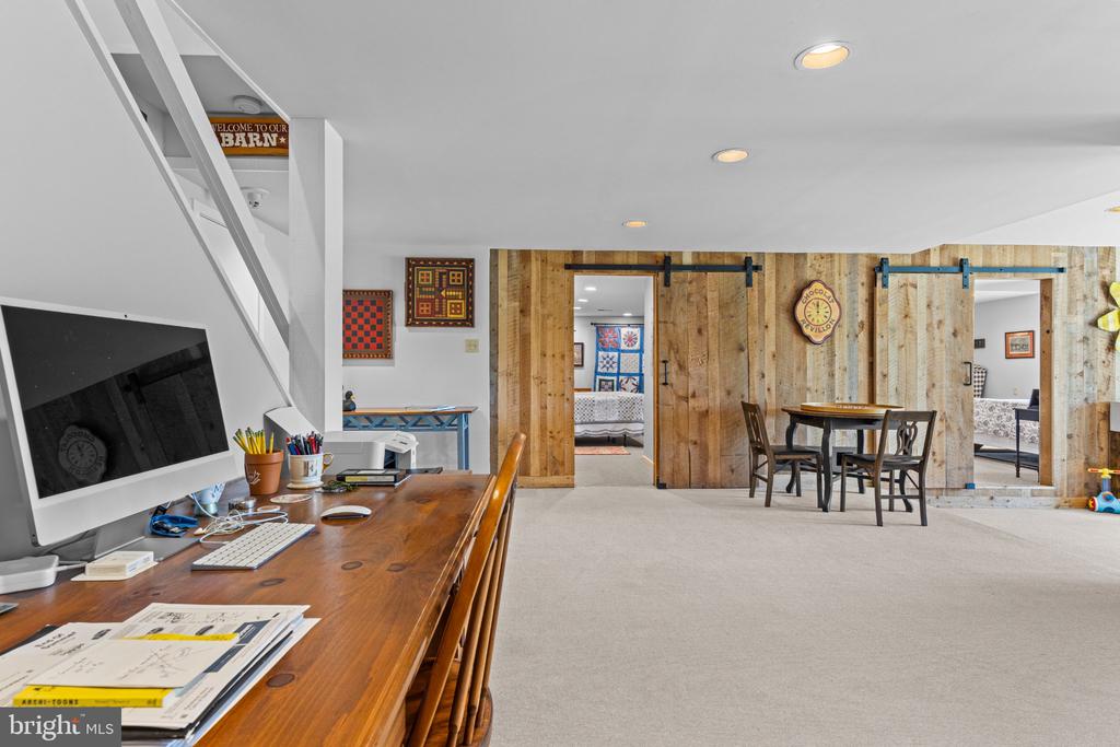 608 LINDSAY CIRCLE